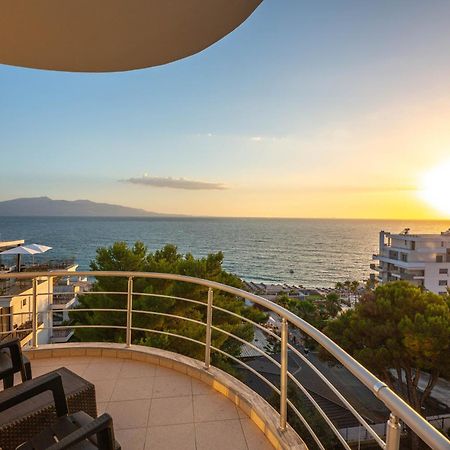 Hotel Sea Breeze Sarandë 外观 照片