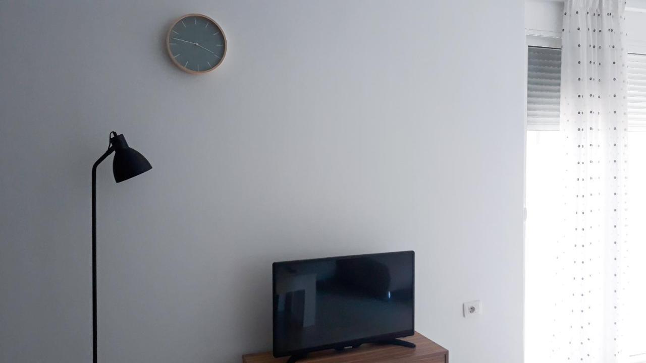 Hotel Sea Breeze Sarandë 外观 照片