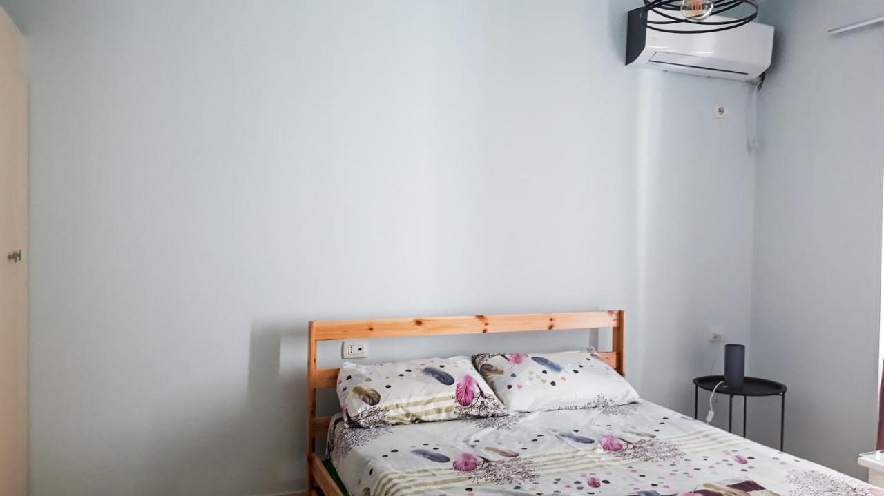 Hotel Sea Breeze Sarandë 外观 照片
