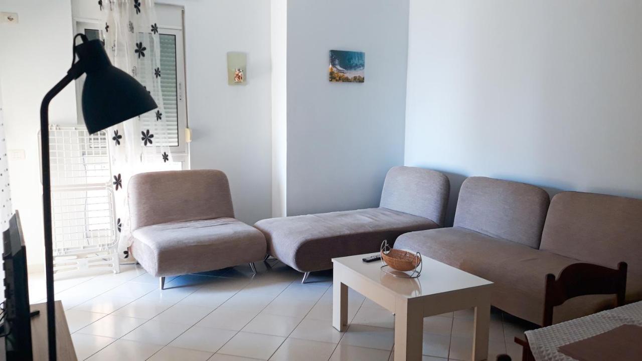 Hotel Sea Breeze Sarandë 外观 照片