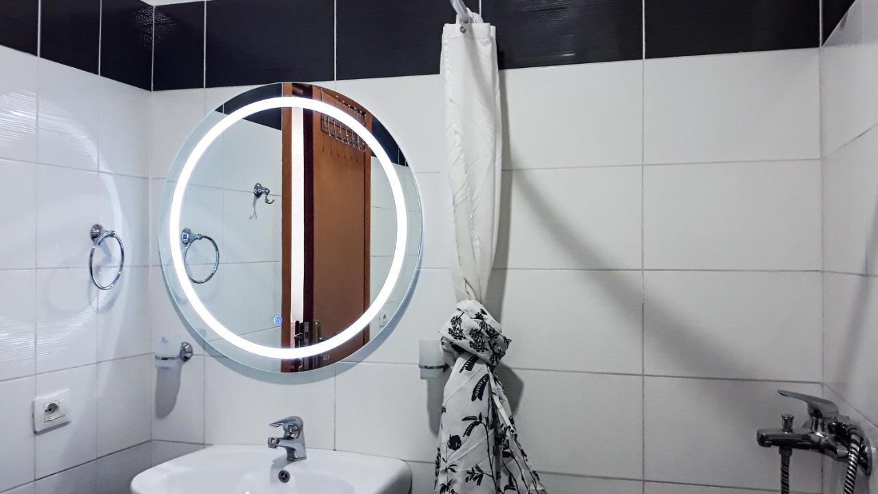 Hotel Sea Breeze Sarandë 外观 照片
