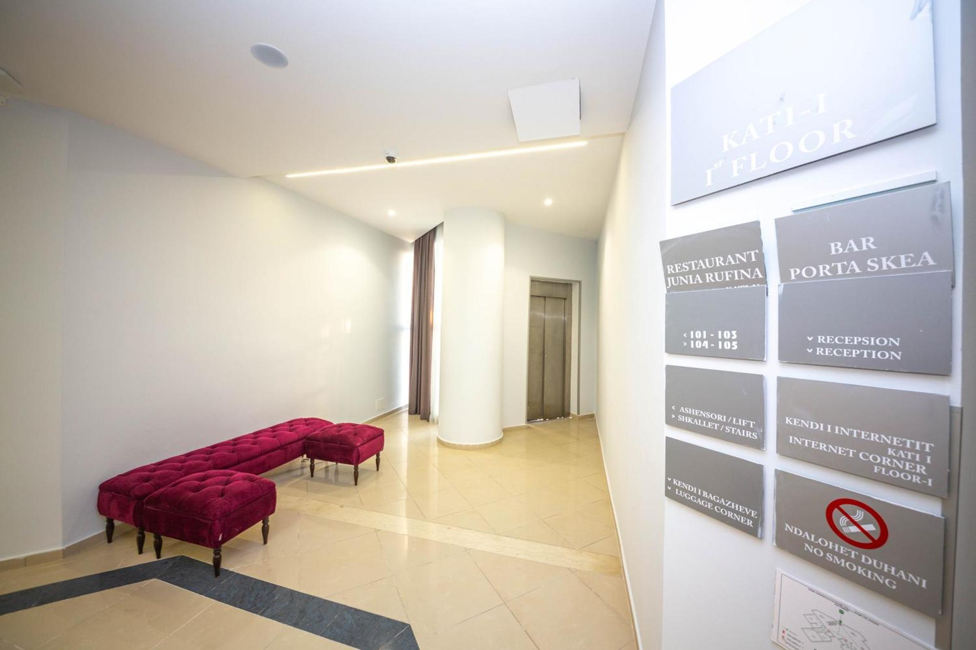 Hotel Sea Breeze Sarandë 外观 照片