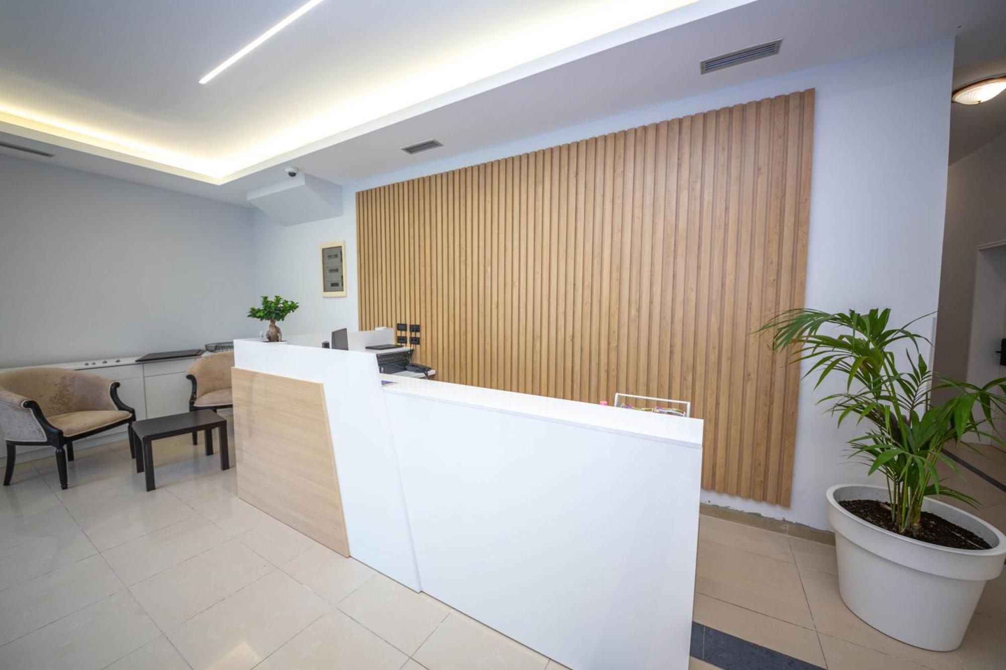 Hotel Sea Breeze Sarandë 外观 照片