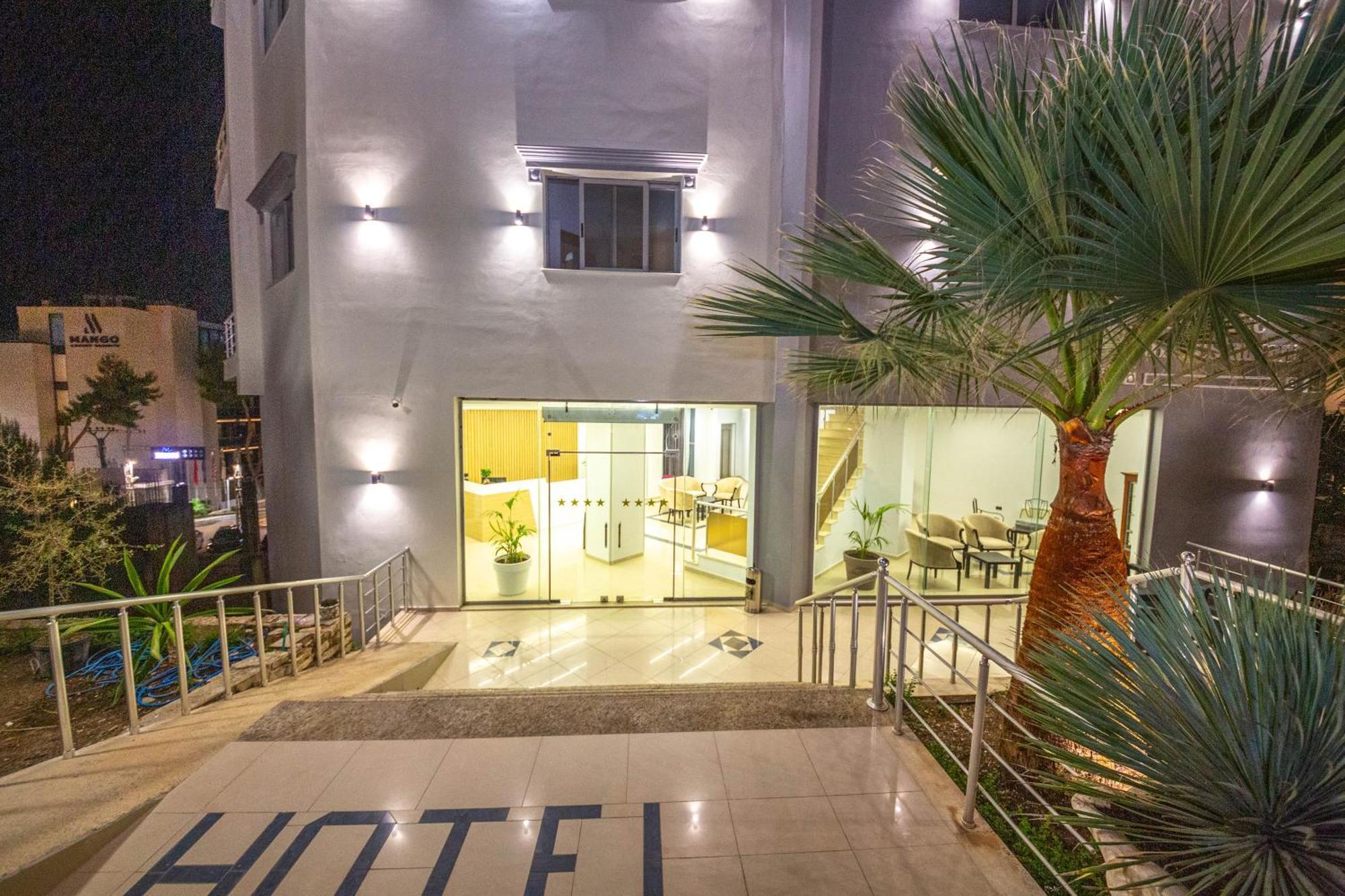 Hotel Sea Breeze Sarandë 外观 照片