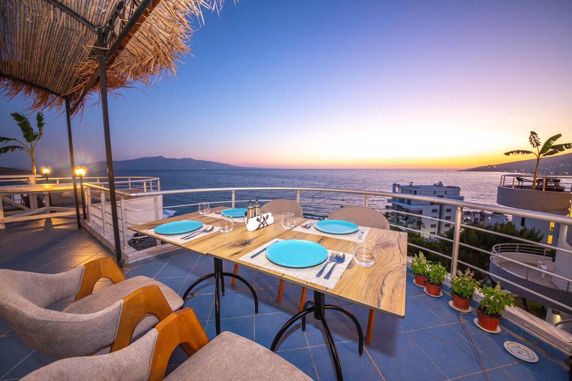 Hotel Sea Breeze Sarandë 外观 照片