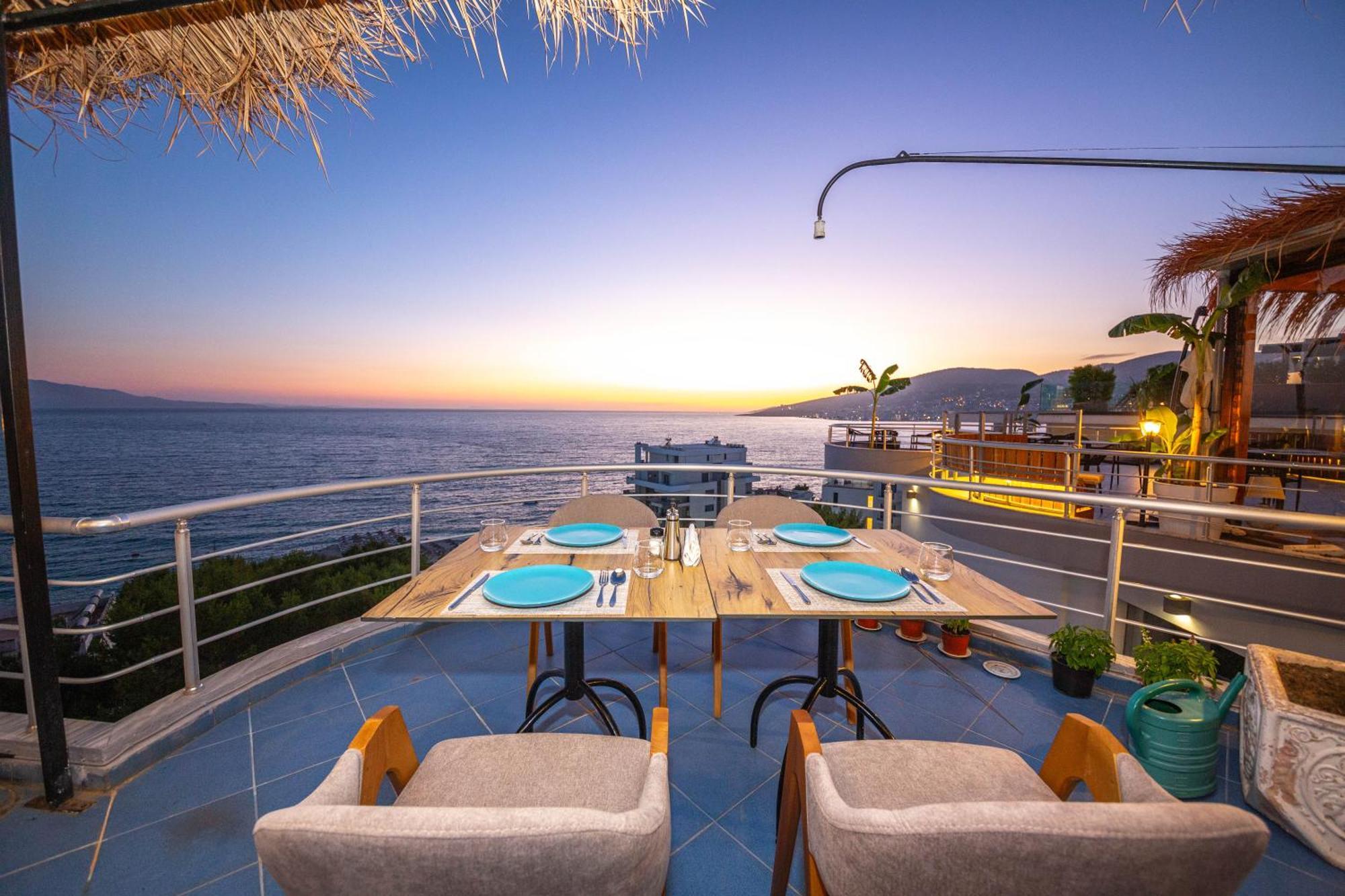 Hotel Sea Breeze Sarandë 外观 照片