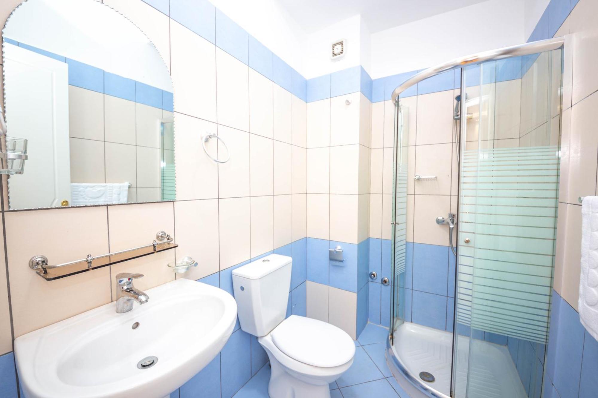Hotel Sea Breeze Sarandë 外观 照片