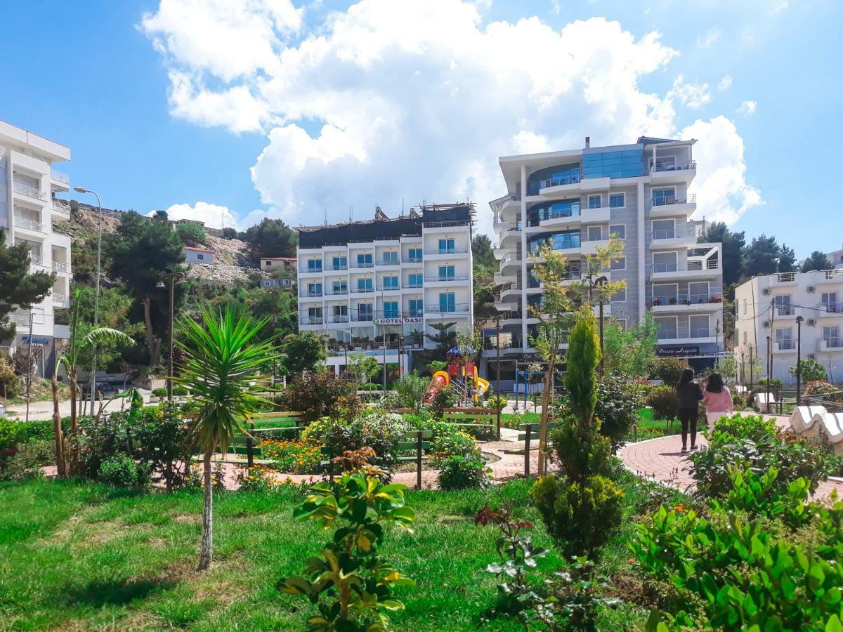 Hotel Sea Breeze Sarandë 外观 照片